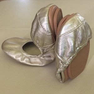 GAP metallic gold foldable ballet flats